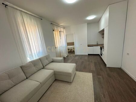 APARTAMENT 1+1 ME QIRA PRANE STACIONIT TE TRENIT, TIRANE !