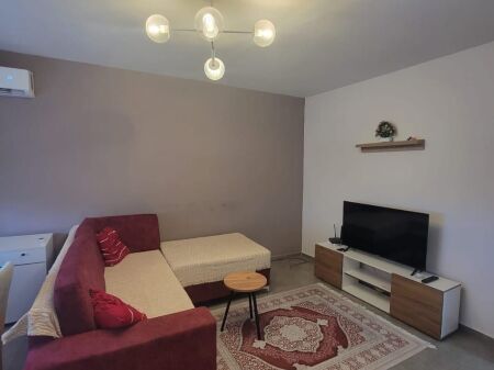 Affitto | Apartament 1 + 1 | Rruga Njazi Meka | 450 €/mese