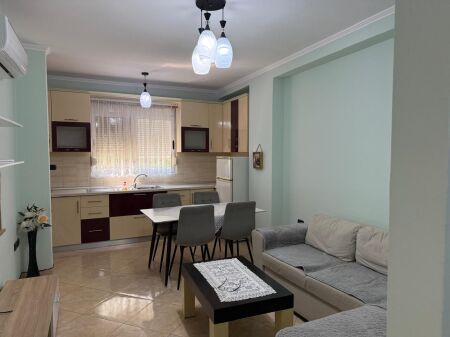 JEPET APARTAMENT ME QERA 2+1, BULEVARDI ZHAN DARK