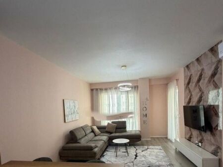 SHITET APARTAMENT 1+1 NË KOMPLEKSIN AURA