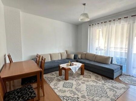 Jepet me qera apartament 2+1 në Astir