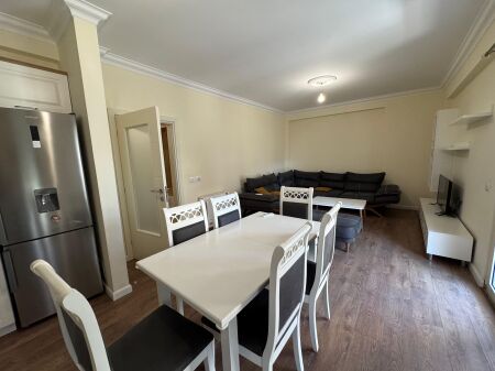 Jepet apartament me qera 3+1+2 tualete tek stadiumi