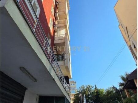 Shitet Apartament 2+1+2 – Vila e Zogut