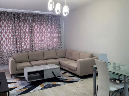 Jepet apartament 1+1 me qira ne Astir , prane Bar Xhamero , Yzberisht .
