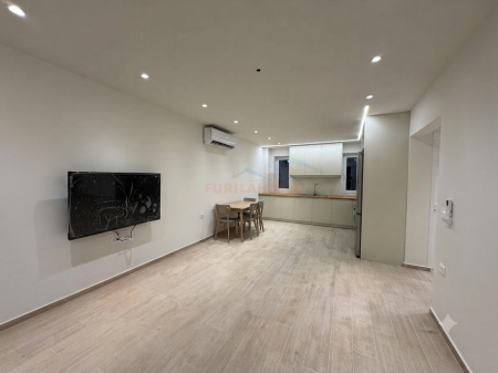 Shitet, Apartamenti 1+1 Rruga Flamurit, Sarande