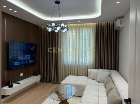 Apartament 1+1 per shitje te Rruga e Kosovarve