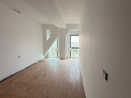 LISTIM I RI. Studio në Shitje – Square 21 118,000 €