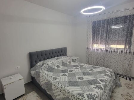 Jepet me qera apartament 1+1 – Rr. “Gaqo Tashko”, pas Spitalit Amerikan 2