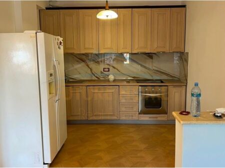 Shitet, Apartament 2+1, Rruga Ferit Xhajko, Tiranë.