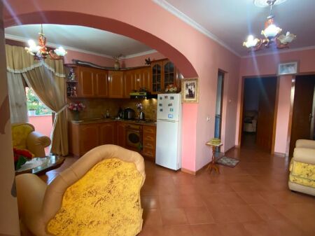Apartament 3+1, Misto Mame!