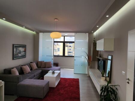 Jepet me qira super apartament 1+1 + studio me ballkon në Rrugën Islam Alla, Tiranë   ID 5275