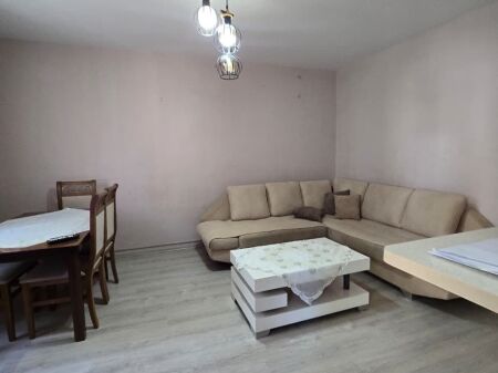 Jepet me qera apartament tek rr Ndre Mjeda