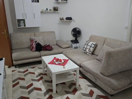 📌Affittasi Appartamento 1+1 – Fresk, vicino alla Scuola “17 Shkurti”
