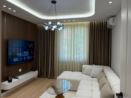 🏡 Shitet Apartament 1+1 – Pranë Liqenit të Tiranës!