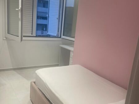 Apartament me qera 2+1 tek Rruga e Kavajes.