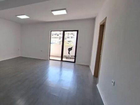 ZYRE ME QERA 1+1 5 MAJI 50.000 LEKE FH-86687