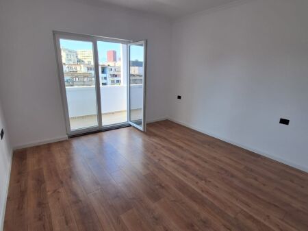 Shitet apartament 1+1+bllk prane Vasil Shanto