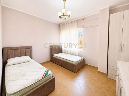 Shitet Apartament 2+1+2 në Fresk!