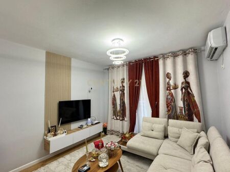 Apartament 2+1+2+ parking ne Astir, prane Viles L.