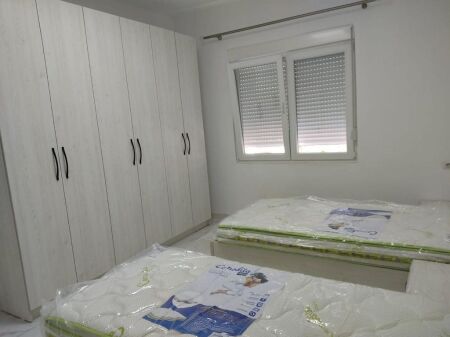Ofrohet Apartament 2+1 me qira – Rruga e Dibrës, pranë Fakultetit të Mjekësisë