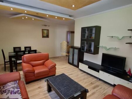 Rent, Apartment 2+1+A, Commune of Paris, 85,000 Leke/Month