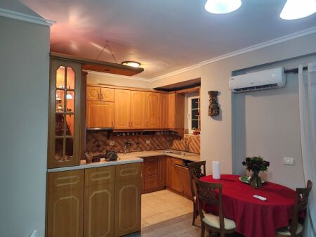 Jepet me qira apartament 2+1 – pranë Shkollës “Sami Frashëri”