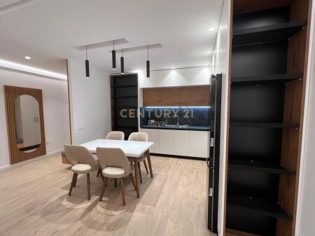 APARTAMENT PER QIRA 2+1 NE ZOG TE ZI 1,000 € /Muaj