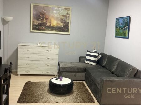 Jepet me qira Apartament 1 + 1 tek Tregu Elektrik ! 450 € /Muaj