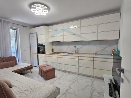 Qera, Apartament 2+1, Rruga Ferit Xhajko, Tiranë.