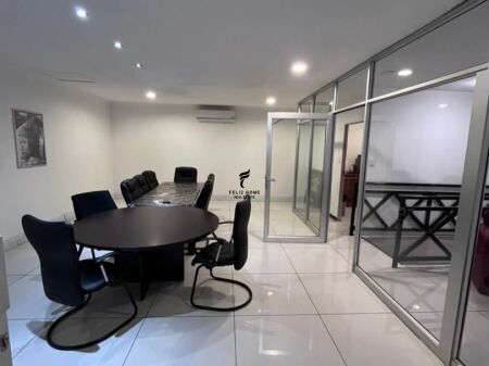 OFFICE FOR RENT 105 M2 BLLOK 200,000 LEKE FH-86805
