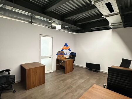 AFFITTASI SPAZIO UFFICIO 220M2 "KOMUNA E PARISIT" 300.000 LEKE
