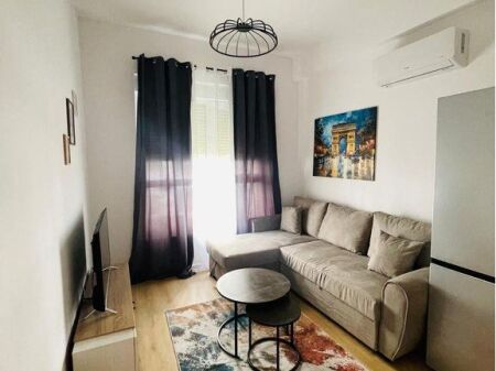 JEPET ME QIRA – APARTAMENT 1+1 | KOMPLEKSI KADIU, ALI DEMI 380 € /Muaj