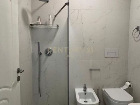 Apartment 2+1+2 bathrooms for sale at Hoxha Tahsim!