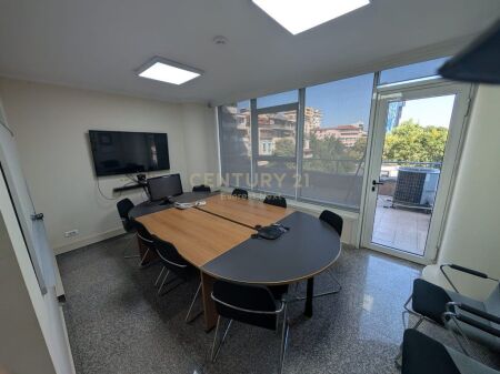 UFFICIO IN AFFITTO NELLA SKY TOWER – BLOCK!