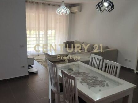 APARTAMENT 2+1+2 ME QIRA, PRANE QYTET STUDENTIT, TIRANE!