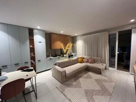 SHITET APARTAMENT 1+1+BLK TE KOM.SAN PIETRO, GJIRI LALZIT 230.000 EURO