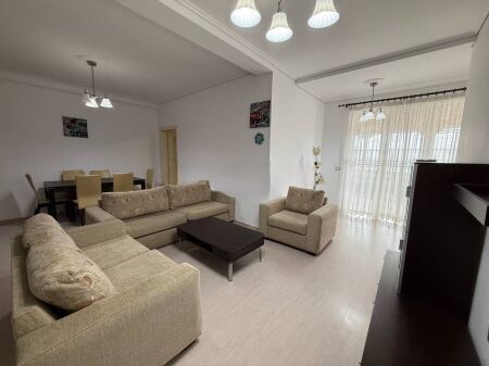 APARTAMENT 2+1+2 NE SHITJE, RRUGA "ALI VISHA", PRANE "KOMPLEKSIT GRAND", PRANE TREGUT ELEKTRIK!