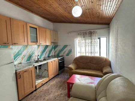 Apartament 1+1 me qira – Komuna e Parisit - Qiraja: 48.000 leke / muaj !