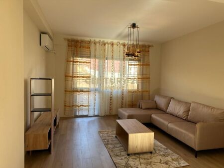 JEPET ME QIRA APARTAMENT 2+1+2 TUALETE TEK KOPSHTI BOTANIK! 500 € /Muaj