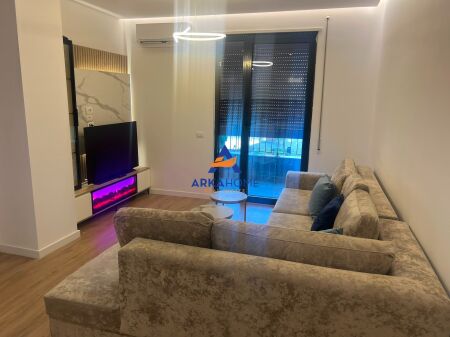 AFFITTASI APPARTAMENTO 1+1+ BALCONE "5 MAGGIO" 50.000 LEKE