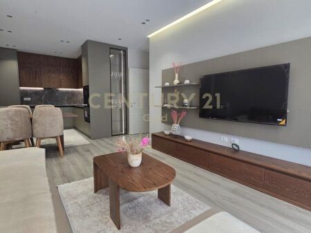 JEPET ME QIRA APARTAMENT 1+1 TEK REZIDENCA E-88, LAPRAKË ! 650 € /Muaj 60,000 Lekë /Muaj