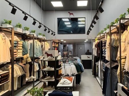 SHOP FOR RENT 105 M2 BLLOK 200,000 LEKE FH-86808