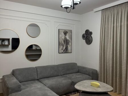Jepet apartament 1+1 me qira tek Rezidenca Kodra e Diellit 1 , prane Market Xhangollit .