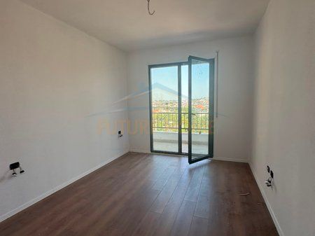 Shitet, Apartament 1+1, Kinostudio, Tiranë