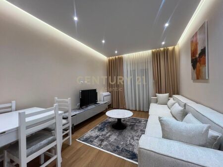 JEPET ME QIRA 2+1 SUPER APARTAMENT I INVESTUAR NE DETAJE PRANE STACIONIT TRENIT DURRES! 750 € /Muaj
