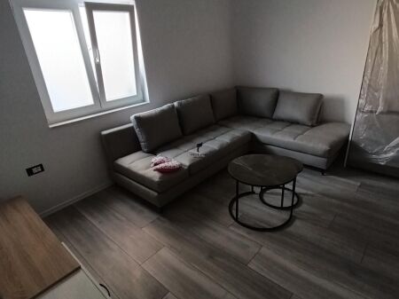 APARTAMENT ME QERA 2+1 PORCELAN 55.000 LEKE FH-86912