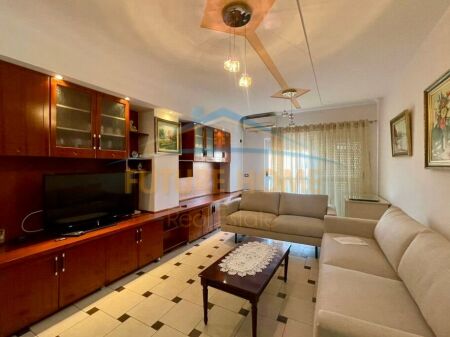 Qira, Apartament 2+1+2, Rruga e Barrikadave, Tiranë.