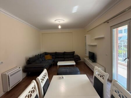 Apartament Modern   3+1 pranë Stadiumit –  Mobilim Cilësor, Pallat i Ri dhe i Mirëadministruar