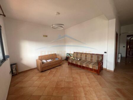Qera, Shtepi Private , Durres