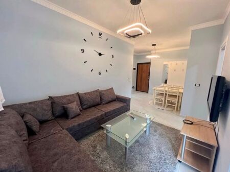 Disponojme apartament 1+1 per shitje ne zonen e 5 Majit.